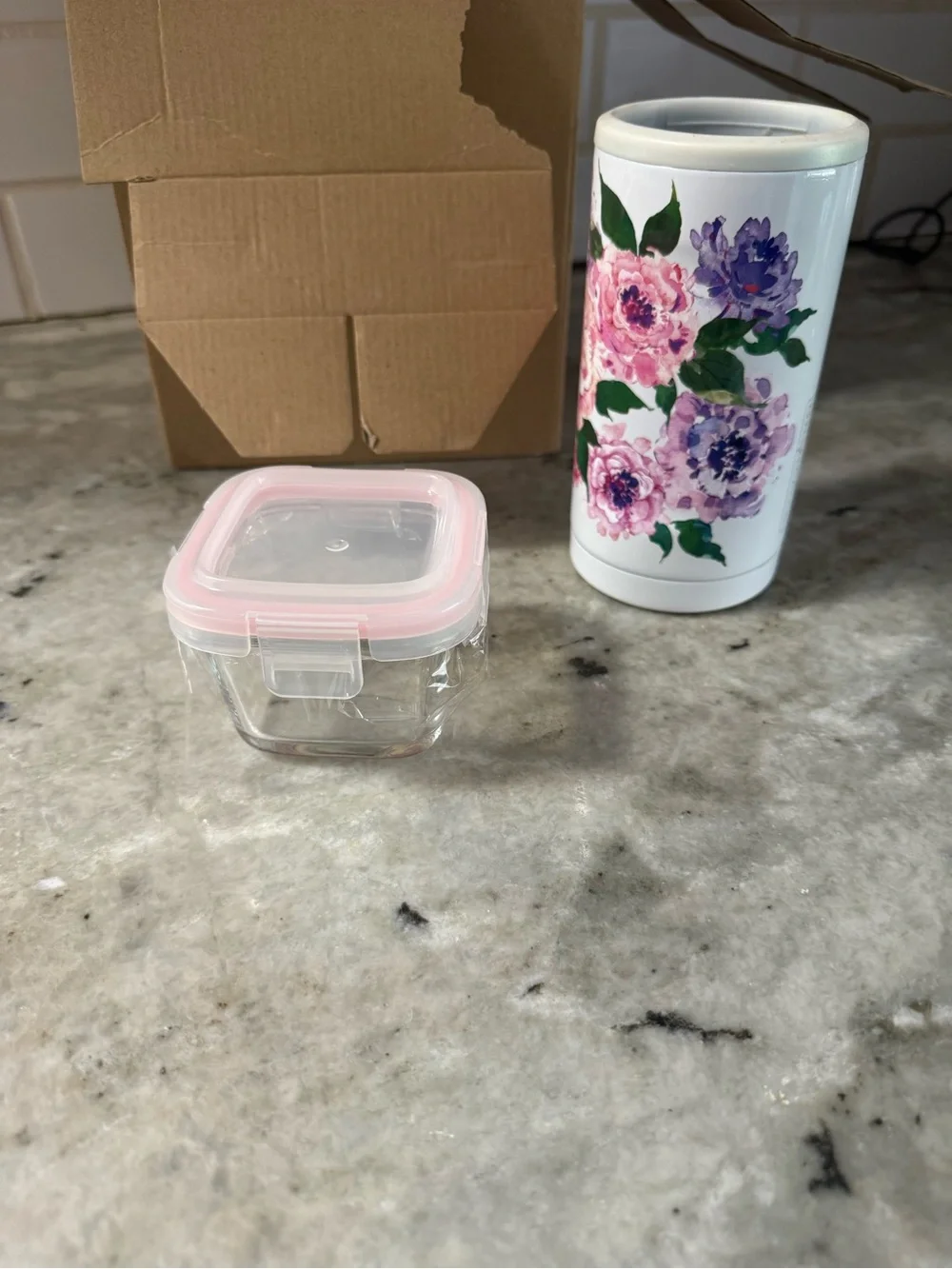 Airtight Glass Food Storage Containers with Pink and Blue Lids